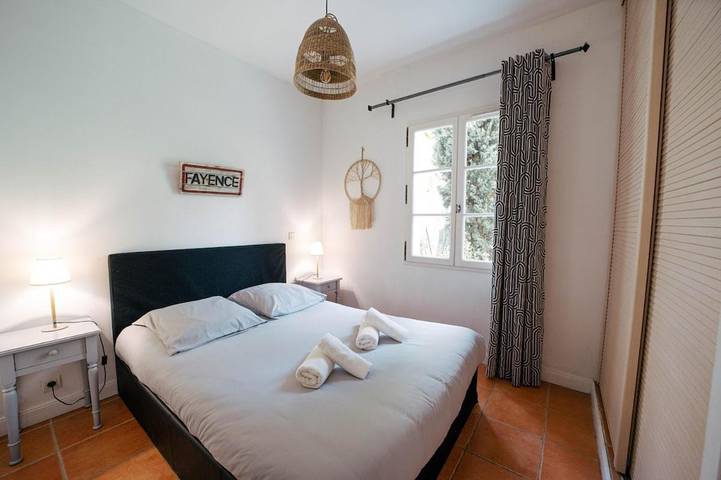 Gîte pour 9 personnes, avec Terrasse ainsi que Jardin et Piscine dans Domaine de Fayence - 3
