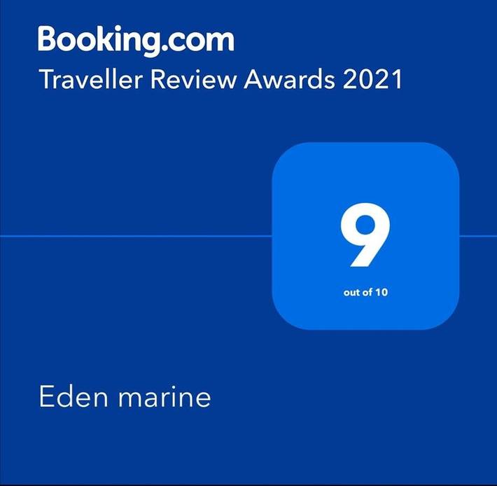 Bateau pour 4 personnes, avec terrasse ainsi que vue sur le lac et vue dans Auvergne-Rhône-Alpes - 2