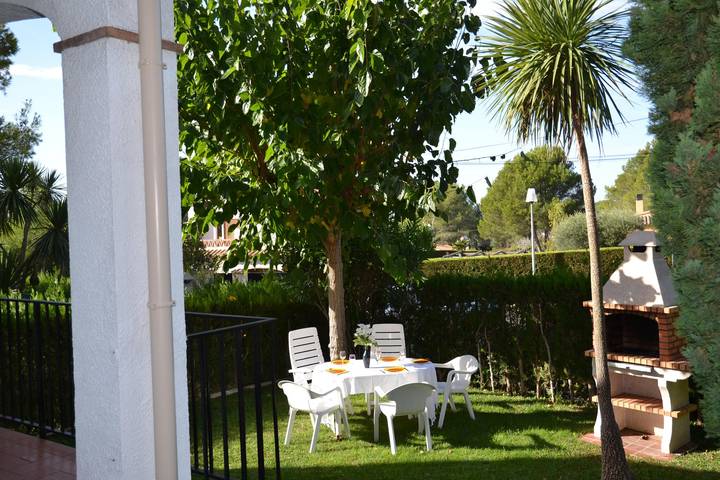 Casa rural para 6 personas, con Balcón y Terraza además de Jardín y Piscina en Torroella de Montgrí - 2