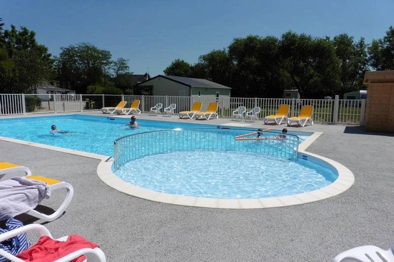 Zecamping 3* piscine chauffée pataugeoire pet friendly mobil-home Tv in Guérande, Côte d'Amour