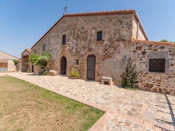 Gîte pour 9 personnes, avec piscine à Cassà de la Selva