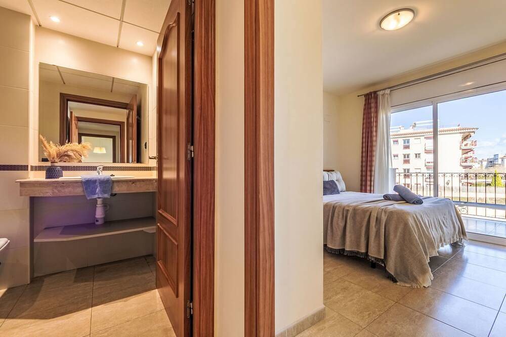 Entire apartment, Golden Beach in Sant Carles de la Ràpita, Costa Dorada