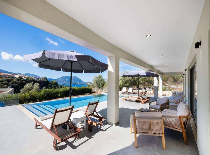 Villa for 6 people, with garden in Meganisi