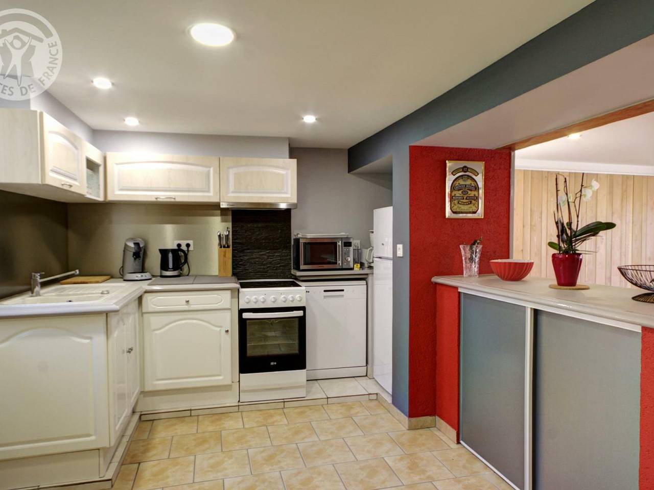 Gîte confortable avec jardin et terrasse privée in Champoly, Région de Roanne