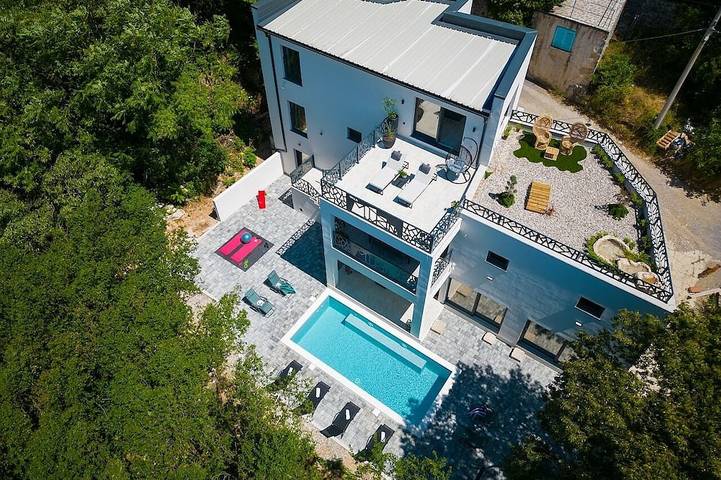 Villa für 8 Personen, mit Sauna und Whirlpool sowie Balkon in Crikvenica