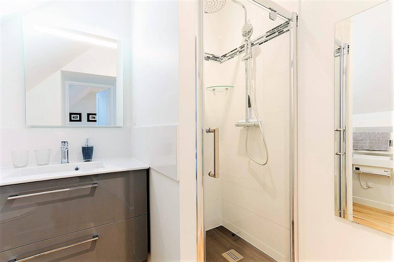 Double Room with Private Bathroom in Pocé-sur-Cisse, Région de Tours