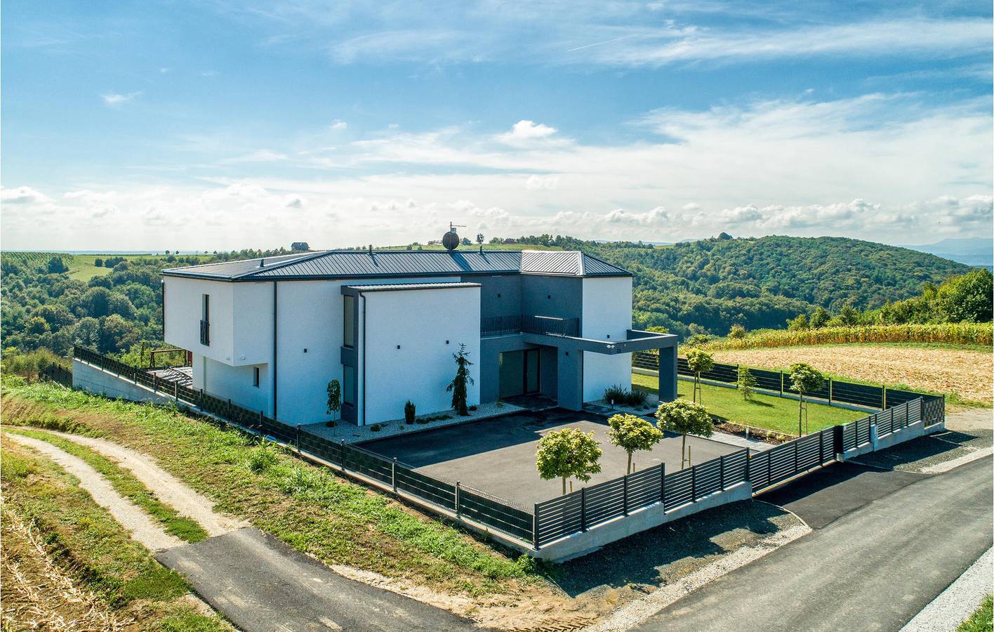 Reizende 2-Zimmer-Wohnung mit Pool, Terrasse und WLAN in der Nähe des Flusses Krapina in Hraščina, Krapina-Zagorje