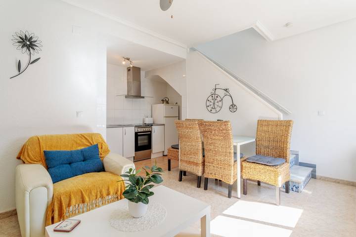Apartamento 'Ballesteros' con terraza privada, jardín privado y Wi-Fi in Santa Pola, Costa Blanca