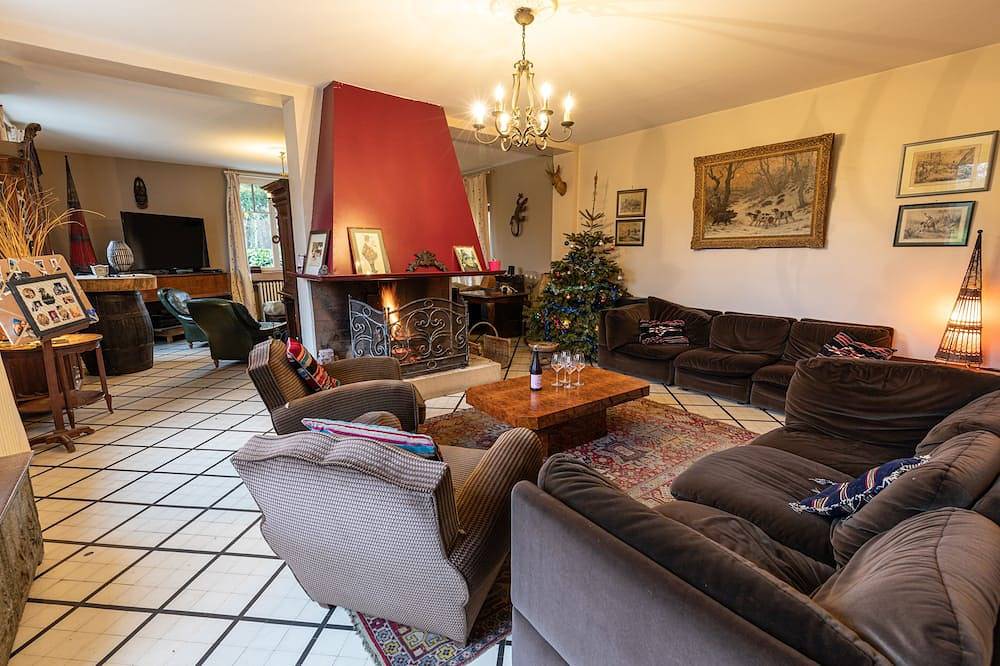 Maison de charme avec parc arboré, proche mer, tout confort.  Idéal en famille. in Saint-Aubin-Routot, Région du Havre