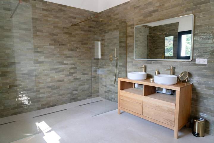 Location de vacances pour 16 personnes, avec vue ainsi que jardin et piscine à Montbazin - 4