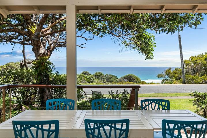 Holiday home for 8 people, with terrace in North Stradbroke Island