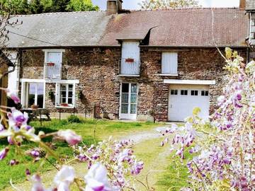 Location de vacances pour 10 personnes, avec vue et jardin, animaux acceptés à Mauron