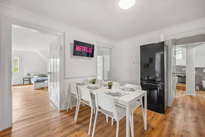 Ferienwohnung für 9 Personen, mit Garten und Ausblick in Metzingen