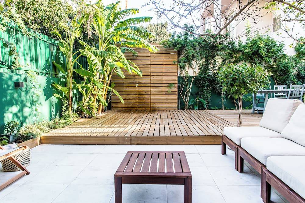 Ganze Wohnung, Apartment with a big sunny terrace in Cascais center, 5 minute walk to the beach in Cascais e Estoril, Costa de Lisboa