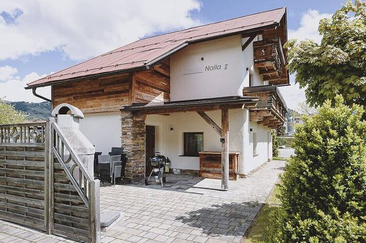 Chalet für 10 Personen, mit Whirlpool und Garten sowie Sauna und Balkon