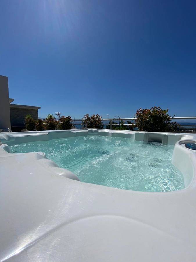 Villa pour 12 personnes, avec piscine ainsi que jacuzzi et balcon à Ajaccio - 4
