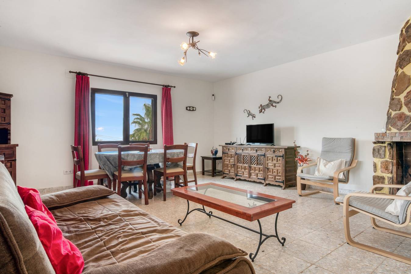 Villa 'Khiter' con piscina privada, Wi-Fi y aire acondicionado in Montgó, Dénia