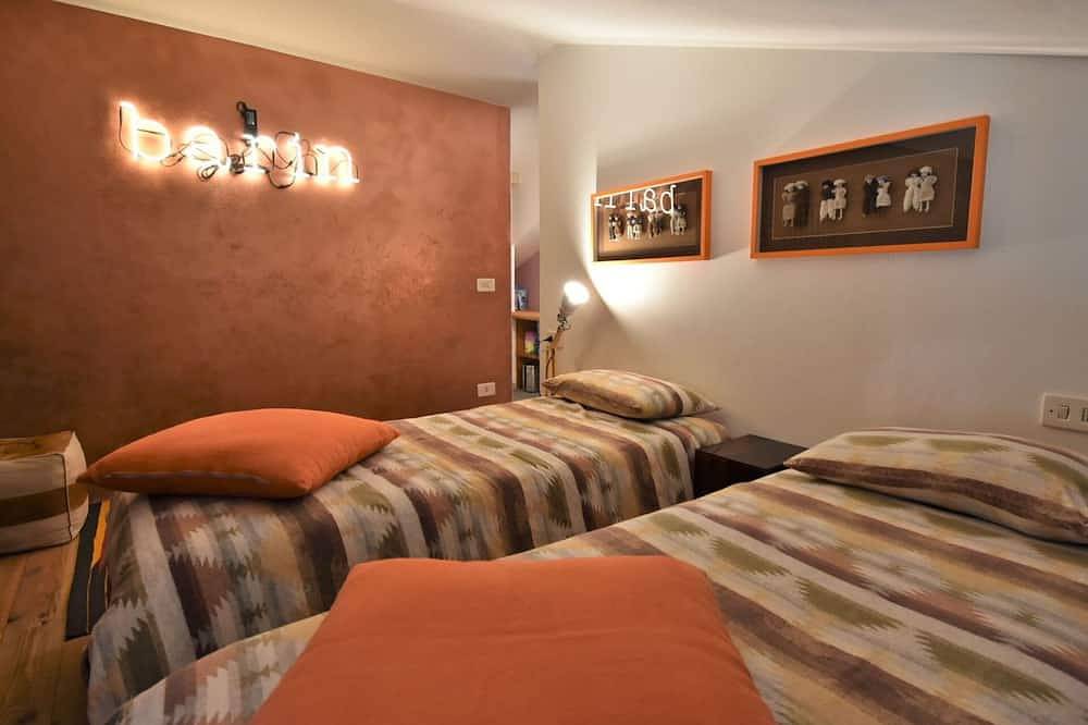 Villa indipendente con vasca idromassaggio, Wifi, Tv, terrazza, animali ammessi, parcheggio in Madesimo (Borgo), Madesimo