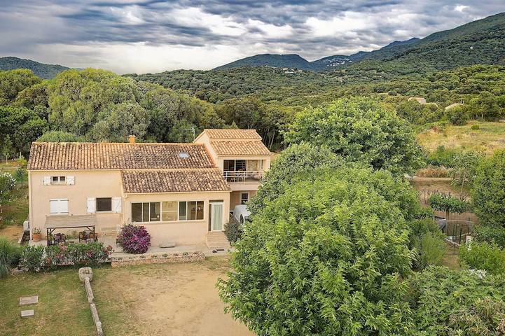 Gîte pour 4 personnes, avec terrasse à Sollacaro