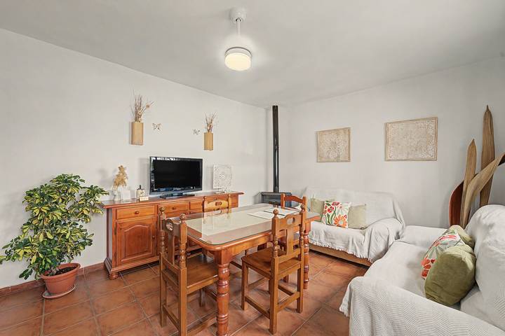 Holiday Home 'La Casa Del Bosque' with Mountain Views, Balcony & Wi-Fi in Júzcar, Málaga Province