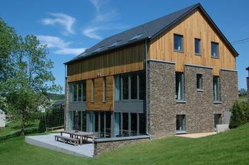 Gîte pour 20 personnes, avec jardin et terrasse à Rochehaut
