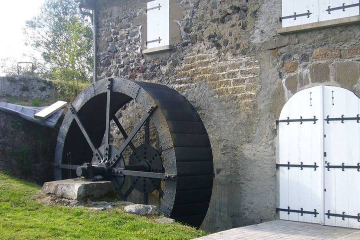 Ganze Wohnung, Wohnung im Herzen der Berge von Central Solid in Regionaler Naturpark Volcans d'Auvergne
