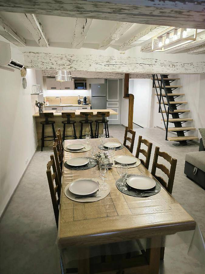 Appartement entier, Appartement 6-8 personnes, gîte, climatisé, classé 3 étoiles, proche du zoo de Beauval et des châteaux de la Loire in Selles-sur-Cher, Région de Romorantin-Lanthenay