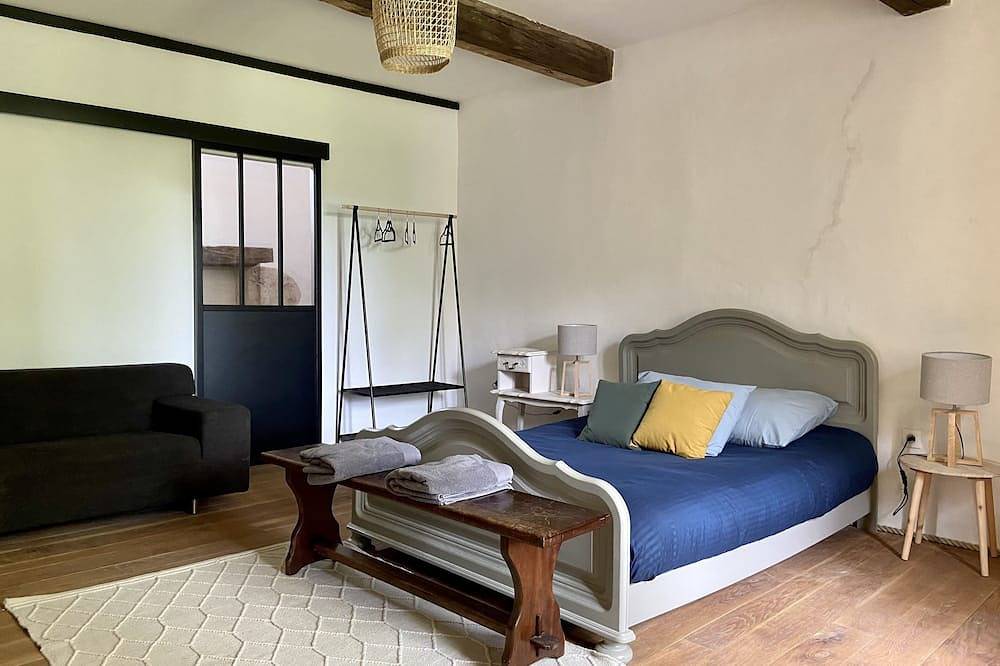 La Palombiere cottage et ecolodges nature piscine et spa in Saint-Clar, Gers