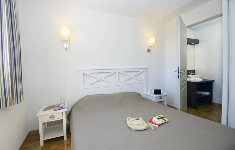 Gîte pour 6 personnes, avec sauna et terrasse ainsi que jardin et piscine, adapté aux familles à Sarlat-la-Canéda - 4