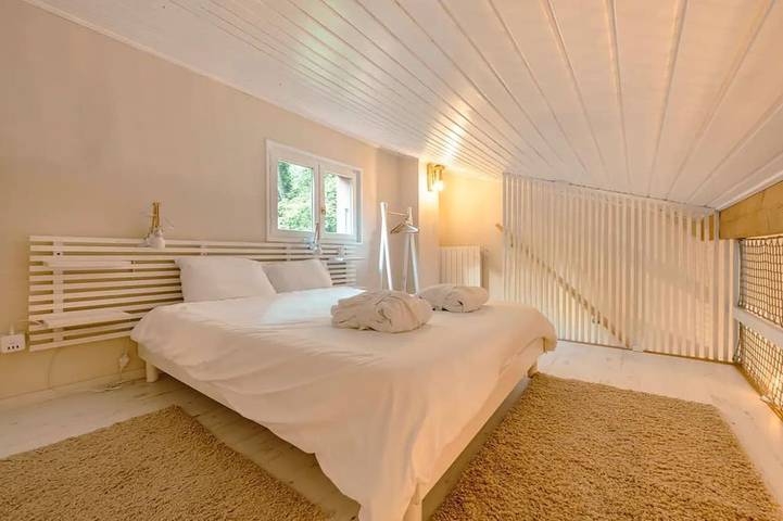 Gîte pour 2 personnes, avec jacuzzi ainsi que terrasse et jardin dans Plage Du Redon - 2