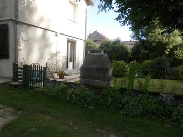 Gîte pour 6 personnes, avec jardin et terrasse à Pont-de-Poitte