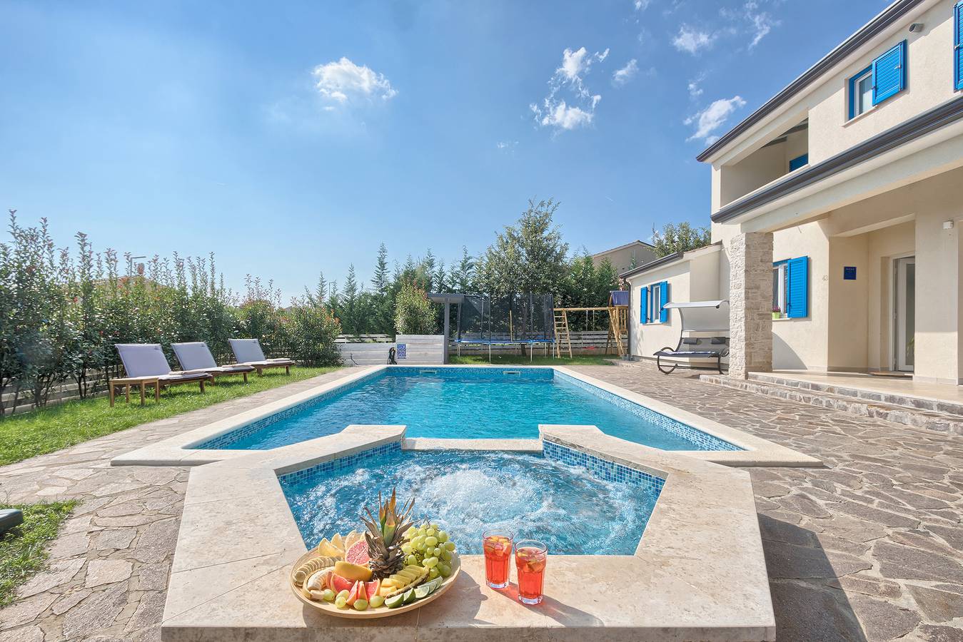 Villa für 10 Personen mit Balkon/Terrasse in Žminj, Zentralistrien