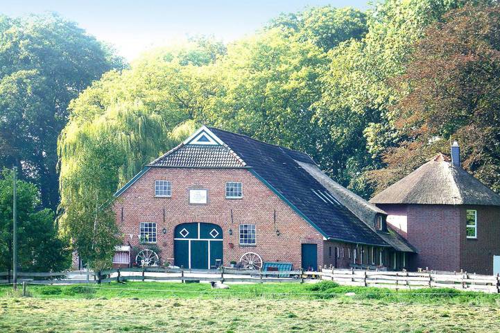 Ferienwohnung für 4 Personen, mit Garten in Stadland