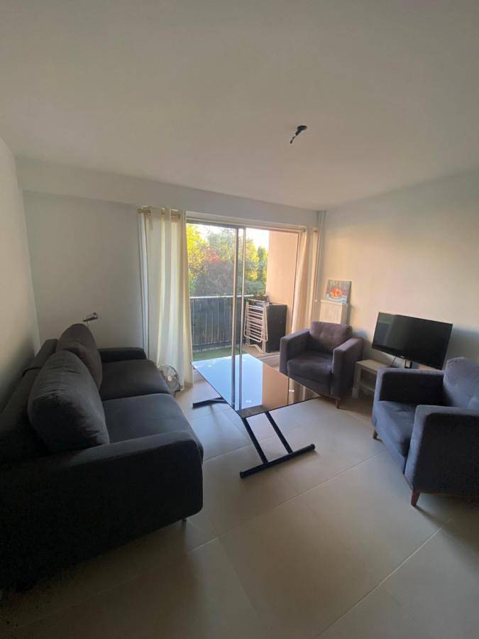 Location de vacances pour 6 personnes, avec Balcon et Terrasse ainsi que Jardin et Vue à Viroflay