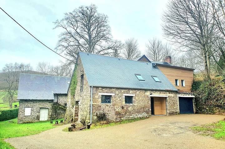 Maison de vacances pour 16 personnes, avec Balcon ainsi que Jacuzzi et Jardin à Clécy