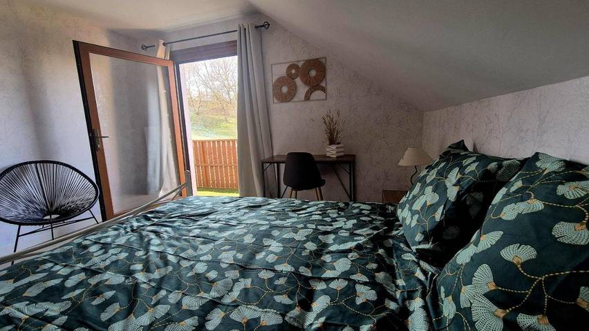 Chambre d’hôte pour 4 personnes, avec jardin ainsi que vue et balcon à Chanaz