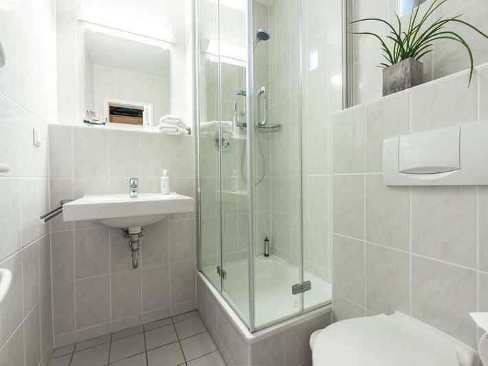 Ferienwohnung für 2 Personen, mit Garten und Kinderpool sowie Ausblick und Sauna in Nord - Rügen - 4