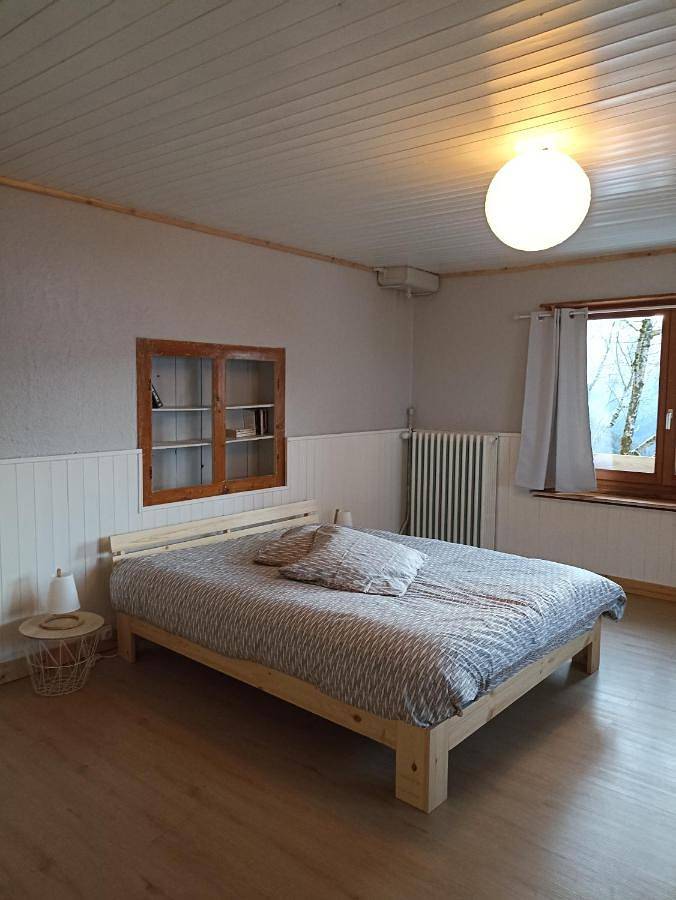 Gîte pour 10 personnes, avec terrasse ainsi que jardin et vue, animaux acceptés à Lullin - 4