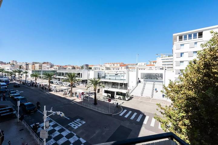 Gîte pour 6 personnes, avec balcon dans Gare De Cannes - 4