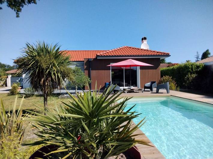 Appartement de vacances pour 6 personnes, avec piscine et jardin