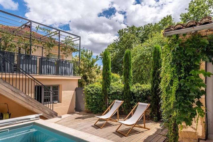 Location de vacances pour 7 personnes, avec piscine et jardin, adapté aux familles à Saint-Didier-au-Mont-d'Or - 3