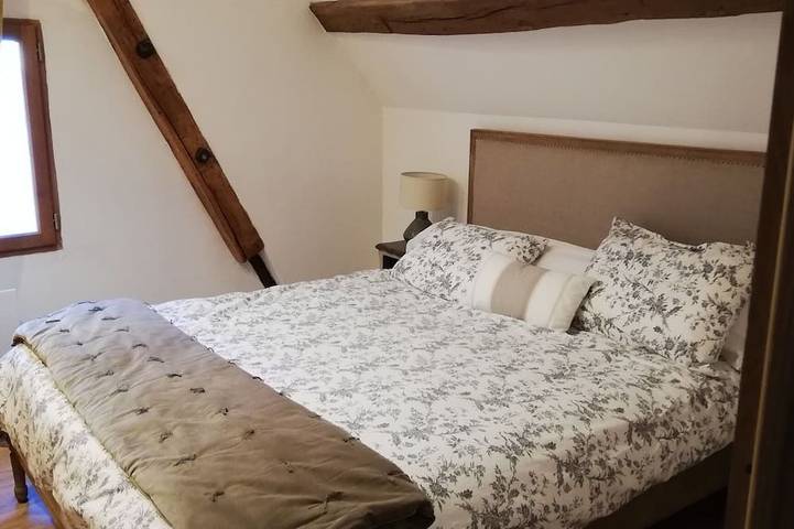 Appartement entier, Aux 3 Maillets 2. Très bel appartement dans une maison du Xviè. in Bourges, Région de Bourges