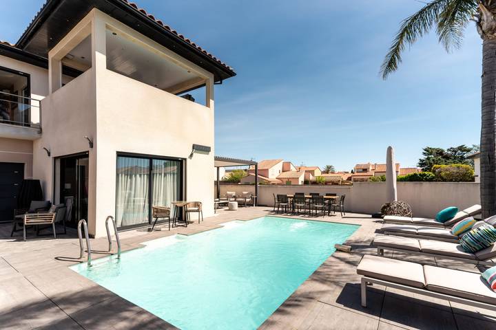 Chalet para 8 personas, con jardín además de jacuzzi y piscina - 1