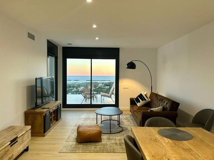 Chalet para 10 personas, con jardín además de piscina y vistas en Cunit