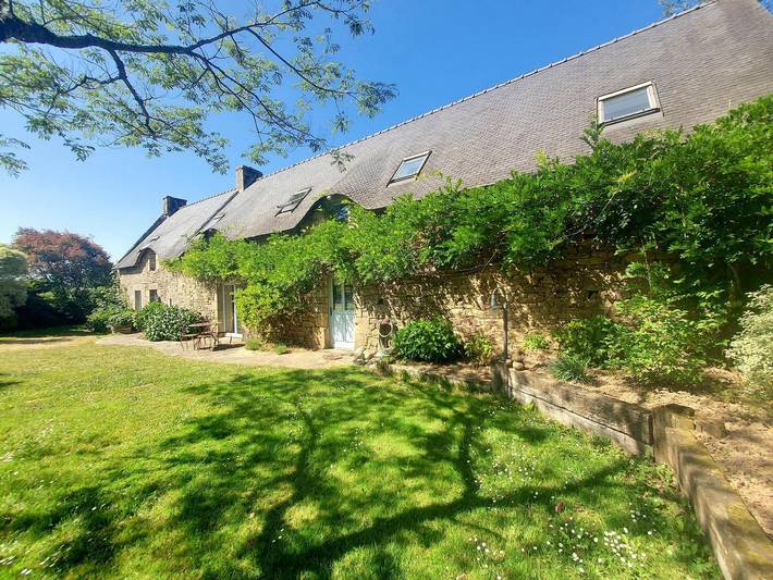 Gîte pour 7 personnes, avec terrasse ainsi que jardin et piscine, animaux acceptés à Pluvigner - 3