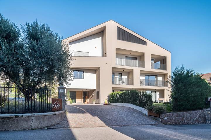 Entire apartment, Holiday Apartment "Karin - Merlot" with Shared Terrace and Wi-Fi in Tramin an der Weinstraße, Nonsberg Group