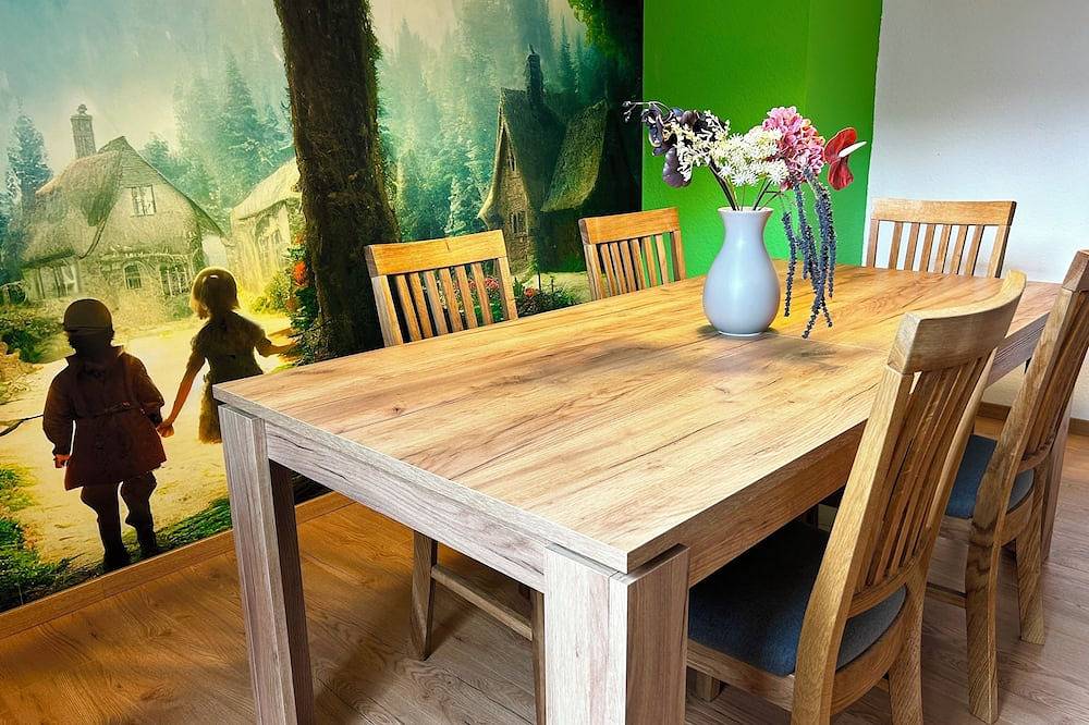 Ganze Wohnung, Fewo Unterm Stein - Hänsel & Gretel - 2 Schlaf. in Alheim, Hessisches Bergland