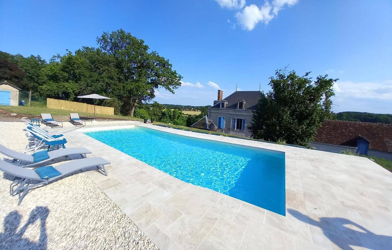 Small Double Room with Garden View in Le Blanc, Région de Le Blanc