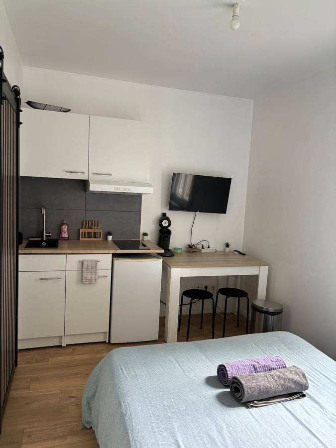 Appartement entier, Lovely studio 600 m Arkéa Arena in Floirac, Région de Bordeaux