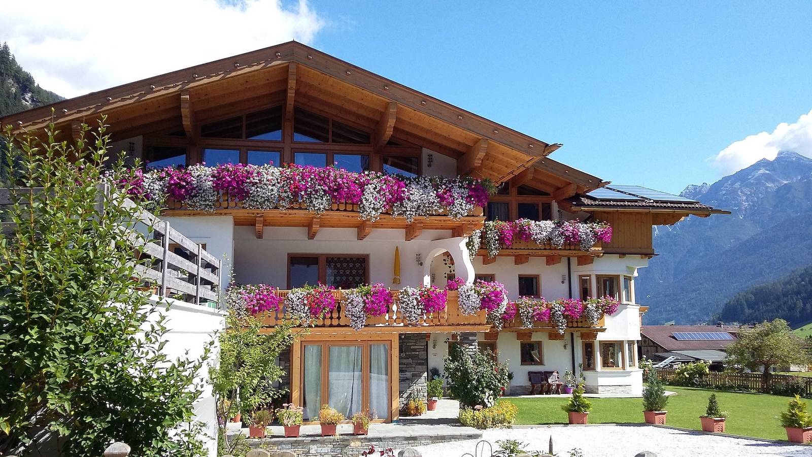 Ganze Ferienwohnung, Landhaus Alpensonne in Milders, Neustift im Stubaital